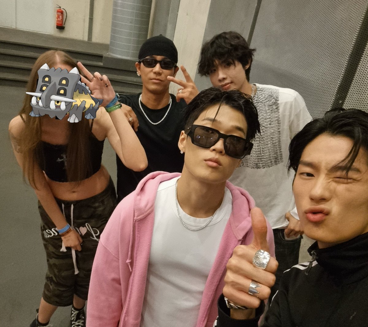 Kybbroios's tweet photo. first time in amsterdam for kc🥹plz come again asap

((i was shitting my pants so bad)) https://t.co/9rVBtH6qPC
