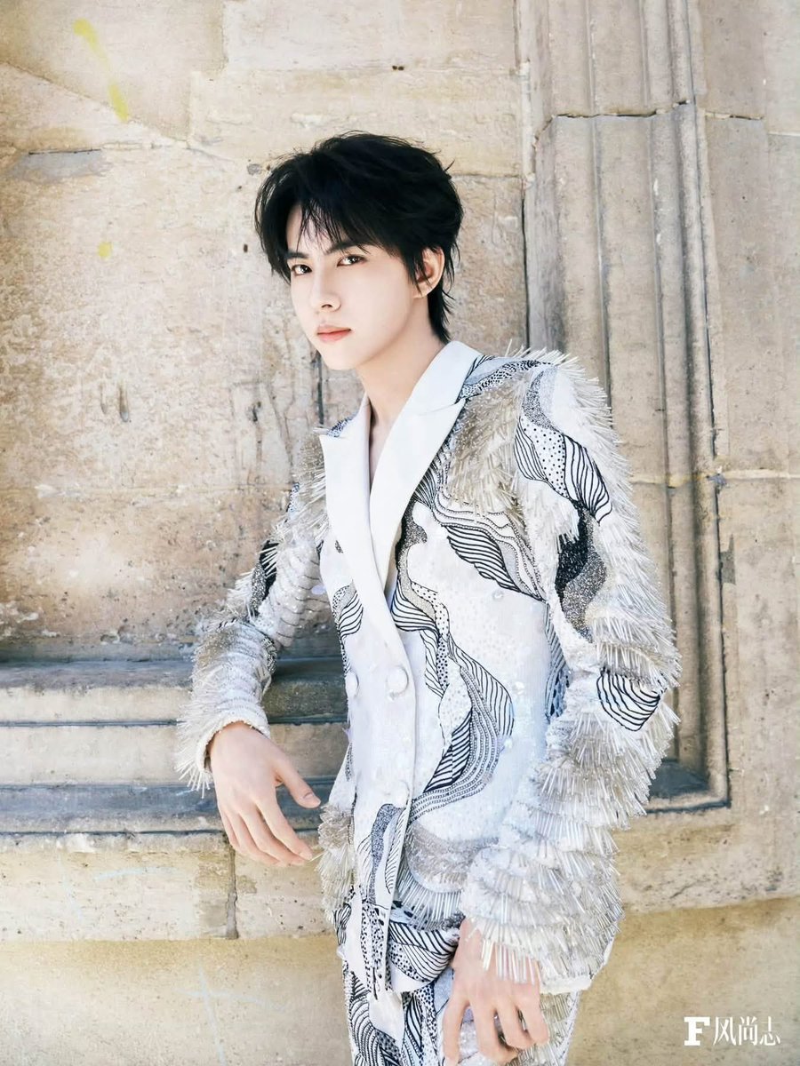 jen110319's tweet photo. Liu Xuan Cheng at Paris fashion week showcase remarkable charisma polished style and true gentlemenly elegance
#liuxuanchengpfw
#liuxuanchengHCW27
#liuxuanchengxRahulMishra https://t.co/vZHHLfCVs8