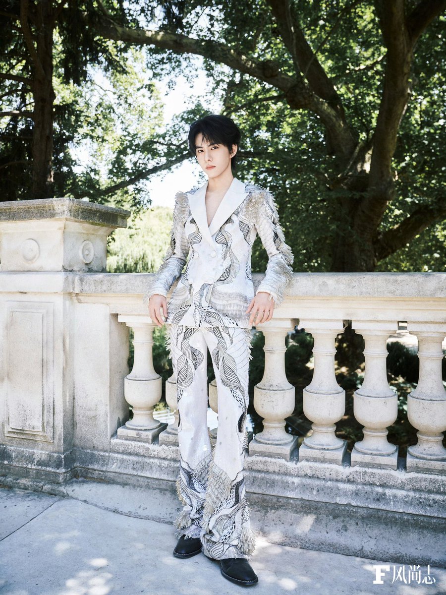 ngrace96's tweet photo. LiuXuanCheng turned every moment into visual poetry during Paris Haute Couture Week, celebrating glamour, originality, elegance, and limitless artistic imagination beautifully.

#LiuXuanChengPFW
#LiuXuanChengHCW27
#LiuXuanChengxRahulMishra https://t.co/D2z5ZhvANY