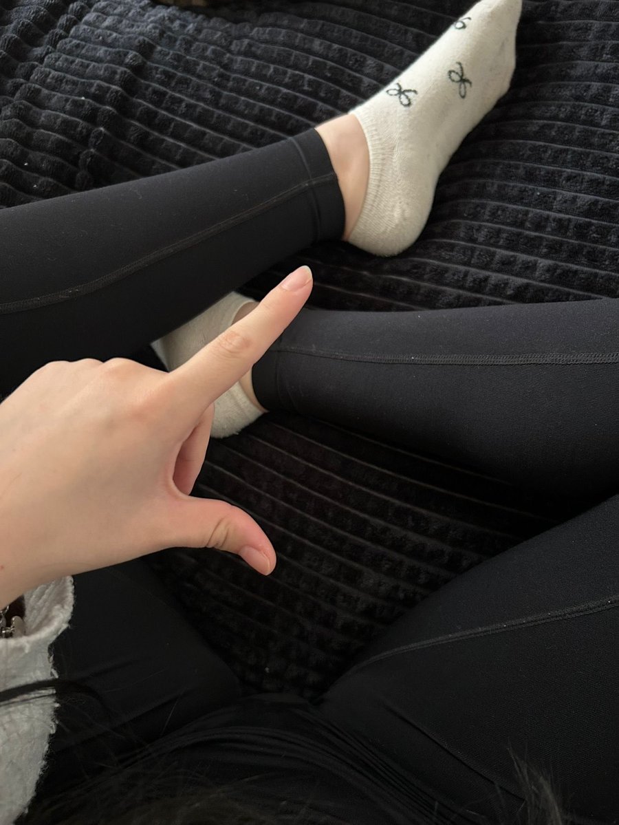 Moneydome446235's tweet photo. Aufgaben RT 

DAUER 2h 

Pro Like: 10 min  Socken um den Mini 

Pro RT : eine nacht mit Socken im Maul und um den Mini verbringen.

Und pro :Kommentar 5 min Socken im Maul. 

5 Kommentare https://t.co/9oBWzCd5B7