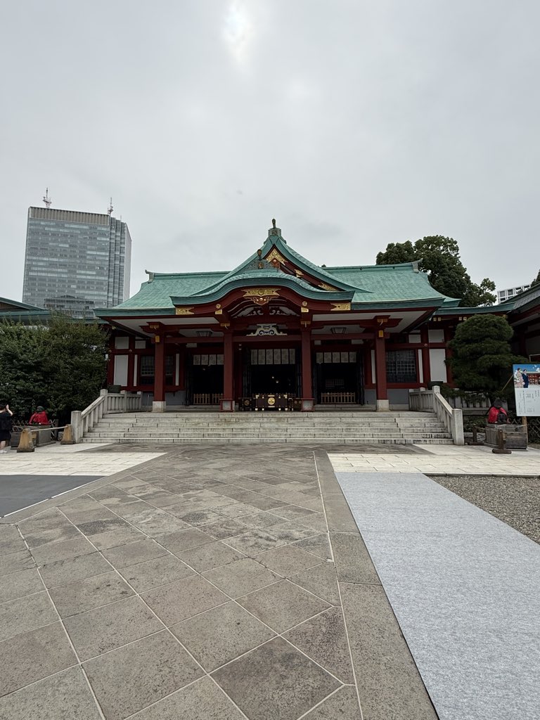 sorairo349's tweet photo. 赤坂で予定があったので、
日枝神社にも参拝しました。
1月に初詣に行ってからちょうど半年。
半年間のお礼やご報告もさせていただきました。

#日枝神社　#赤坂 https://t.co/Kmmt70CCOg