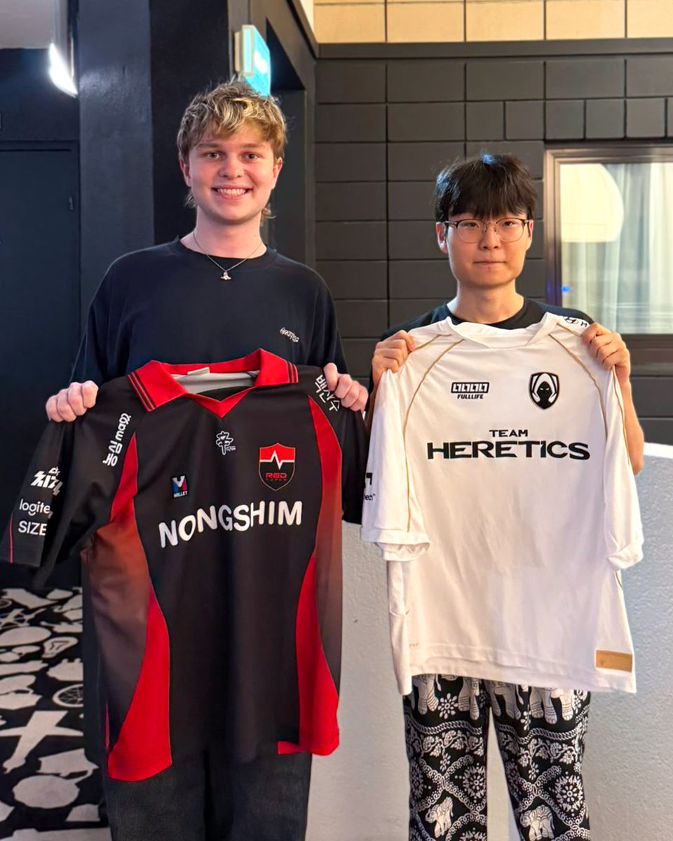 HereticsVal's tweet photo. Reunited again 🫶🏻

@HereticsVal 🫱🏻‍🫲🏼 @nsr_valorant  

#EWC26 https://t.co/8HaF5WCSDy