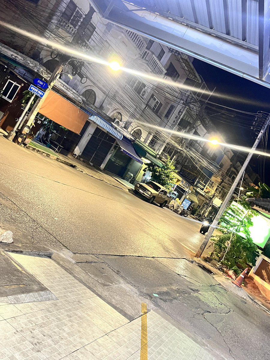 tey188343's tweet photo. ในเมืองเหงาจัง #สุราษ #สุราษฎร์นัดเย็ด #วคสุราษ #สุราษฎร์ธานี https://t.co/o2gAAbe8wK