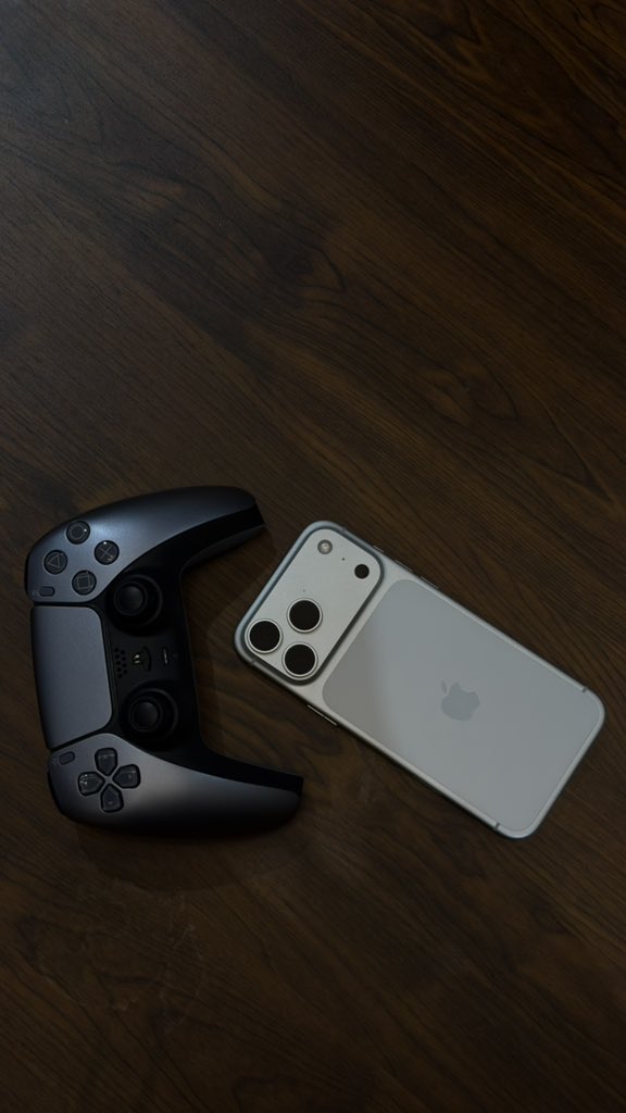 mobiiszn's tweet photo. driving is cool.
gaming is cool.
i also smell nice and cool. https://t.co/2iXjwq5tZf