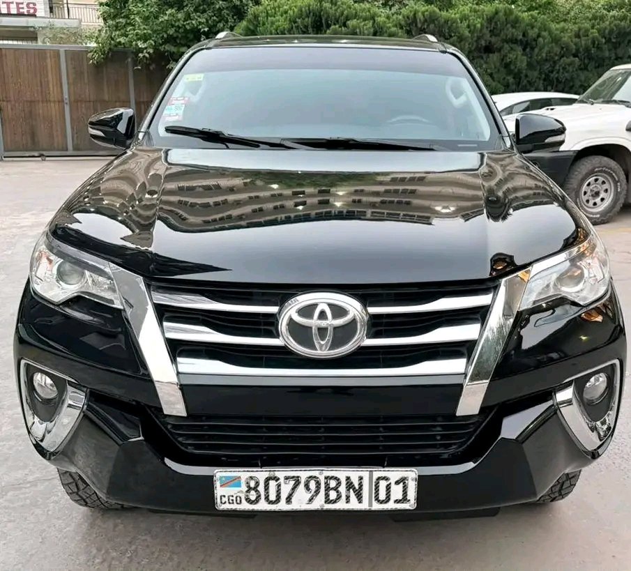 car_consulting's tweet photo. Toyota Fortuner
💎Prix : 38.500 $ us à discuter 
WhatsApp/Appel 0900042670
Année de fabrication : 2018 ; Boîte de vitesse Automatique Steptronique 4x4; Moteur Essence 4 cylindres ; Sièges en cuir 7 places ; Kilométrage: 36.000 km  ; Full parking sensors ; Téléphone/bleutooth ; Cruise Control ; Radio Usb.Dvd.Aux ; Caméra ; Forte Climatisation

Suivre la chaîne CAR CONSULTING sur WhatsApp  : https://t.co/pIXw28zrlu