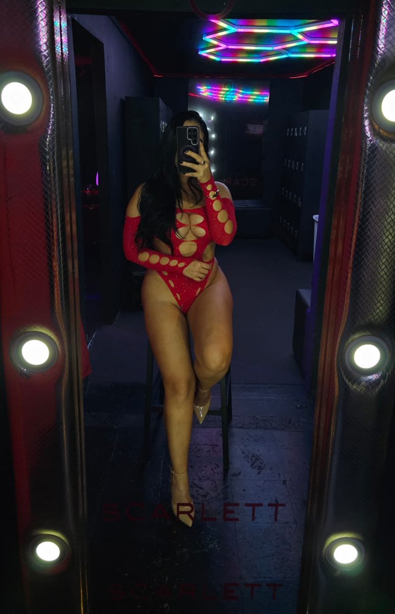 sammyls25's tweet photo. Linda y divertida semana!🖤💋😈. 
Mi foto en el espejo más sensual de todos @luxuryescarlett ⚜️🙊 https://t.co/NDICq6aw7m
