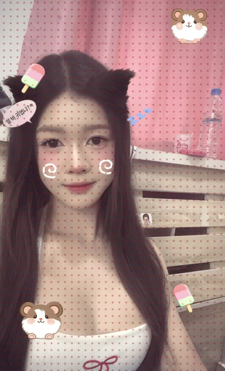 Alyssa1232234's tweet photo. อยากโดนบีบสกุชชี่ซาลาเปาอ่า😝
#กาฬสินธุ์นัดเย็ด #กาฬสินธุ์นัดเจอ https://t.co/6rI40N5ScT