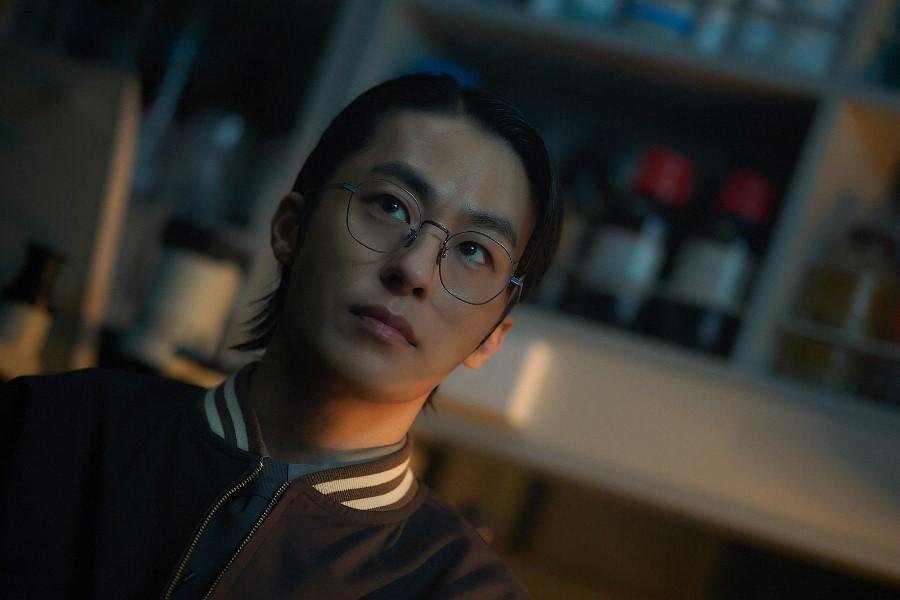 MlNHORIZON's tweet photo. 👤 know-ya have you watched 𝘤𝘰𝘭𝘰𝘯𝘺 ?? honestly, actor koo kyohwan is so handsome, i completely fell (for him)...

🐰 agreed https://t.co/Q7kv4MP42J