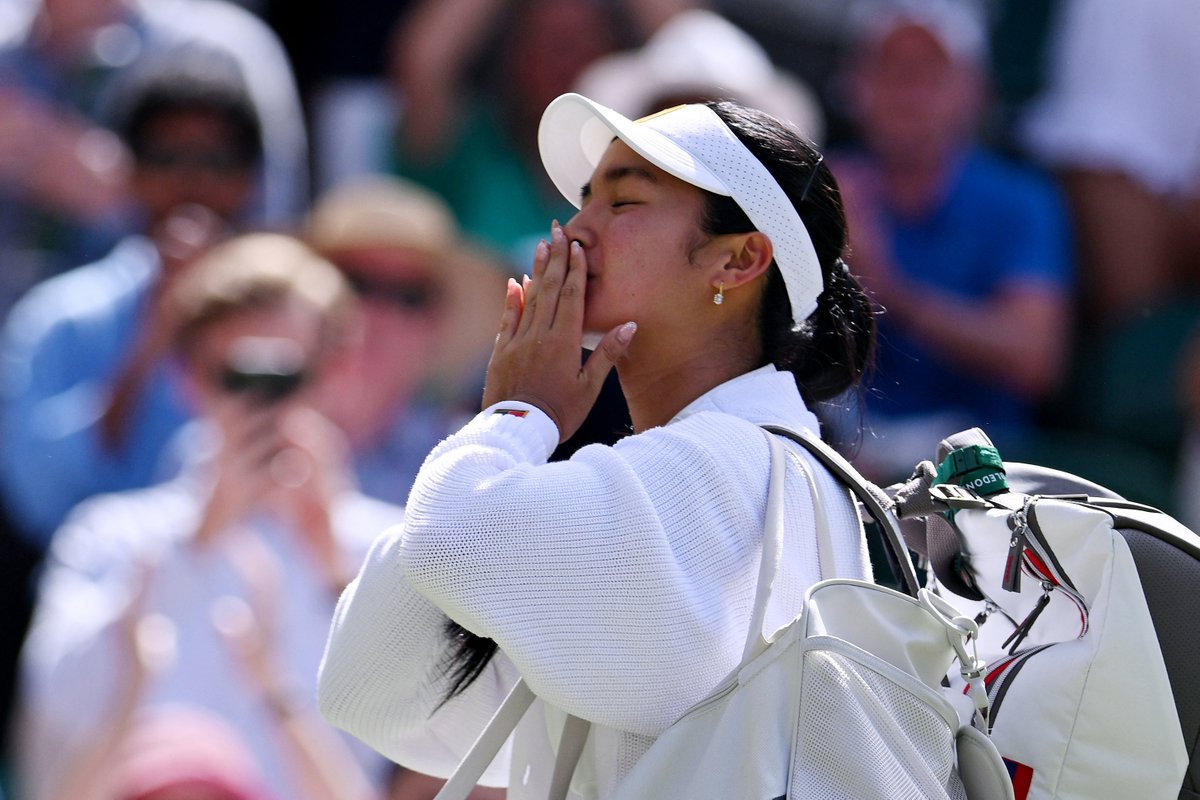 gmasportsph's tweet photo. PUSO HANGGANG DULO 🇵🇭❤️

IN PHOTOS: Alex Eala bowed out of the 2026 Wimbledon Championships in the Round of 16, falling to Italy's Jasmine Paolini 6-4, 4-6, 6-3.

Read more: https://t.co/ksAC4hMJJs

Courtesy: Jaimi Joy / Reuters https://t.co/WIGSvoaK4G