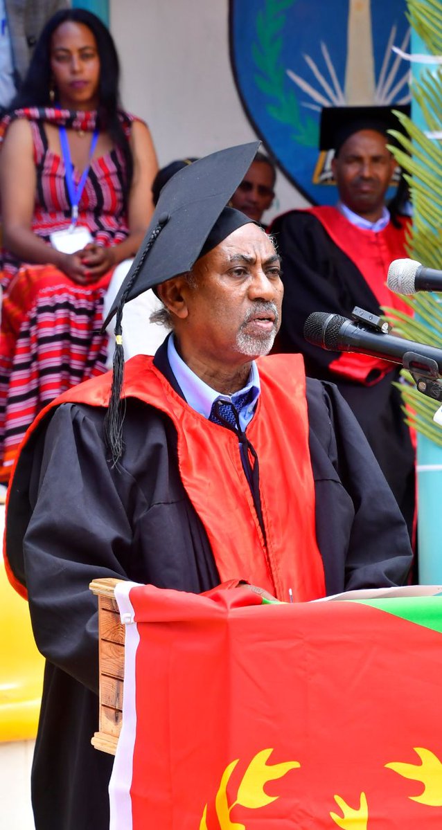 shabait's tweet photo. ቃል ሚኒስተር ዜና ኣቶ የማነ ገብረመስቀል
ኣብ መበል 19 ስነ-ስርዓት መመረቕታ ኮለጅ ዋኒንን ማሕበራዊ ስነ-ፍልጠትን

ዝኸበርካ ዶ/ር ሃይለ ምሕጹን፥ ፈጻሚ ዳይረክተር ኢንስቲትዩት ላዕለዋይ ትምህርትን ምርምርን፥
ዝኸበርካ ዶ/ር እቲስፋኖስ ሃይለማርያም፡ ዲን ኮለጅ ዋኒንን ማሕበራዊ ስነፍልጠትን
ዝኸበርኩም ሚኒስተራት፥ ላዕለዎት ሓለፍቲ መንግስትን ግንባርን
ዝኸበርኩም መምህራን
ዝኸበርኩም ወለድን ተመረቕትን፥

ፈለማ ናብ’ዛ ዕዝዝቲ ናይ ሓጎስን ፍስሃን ዕለት እንቋዕ ኣብጽሓና።

ንተመረቕቲ ብፍላይ፡ ትምህርትኹም ንምዝዛም ዝገበርኩሞ ዘይሕለል ጻዕሪ፡ ጻማ ረኺቡ፡ ኣብ’ዛ ኣብ ጉዕዞ ሂወትኩም ኣገዳሲት ናይ መቐይሮ ዕለተ-ምረቓ ምብጻሕኩም፥ ዮሃና! “እንቋዕ ደስ በለኩም!” እብል።

ክቡራት ወለዲ’ውን፦ ደቅኹም ኣብ ምዕባይን ምዂስኳስን ንዘፍሰስኩሞ ጸዓት፥ ከምኡ’ውን ነዚ ናይ ሎሚ መዓልቲ ክብርን ዓወትን ንኽጓናጸፉ፡ ዝገበርኩሞ ወፍሪ፡ ኣብ ብሱል ፍረ በጺሑ ኣሎ’ሞ - ዮሃና!

ዝኸበርኩም መምህራን፡ ብድስፕሊን ዝተሃንጹ ብቑዓትን ተወዳደርትን ተመሃሮ ንምምራቕ፡ ግዜኹምን ሞያዊ ፍልጠትኩምን ወፊኹም ዘርኣኹሞ ትግሃት፡ ኣካል ናይ’ቲ ብቑዕ ወለዶ ንምህናጽ ዝካየድ ኩሉንትናዊ ሃገራዊ ወፍሪ እዩ’ሞ፥ “እንቋዕ ፍረ ጻዕርኹም” ኣርኣየኩም ክብል ክብሪ ይስመዓኒ።

ዝኸበርኩምን ዝኸበርክንን

ኩላትና ከም እንግንዘቦን፡ ክቡር ፕረዚደንት ኢሳይያስ ኣፈወርቂ ኣብ ዝሓለፈ ጽንብል በዓል ናጽነት ዳግም ከምዝገለጾን፡ ትግባሬ ዕቱብን ኣድማዕን ፕሮግራም ምምዕባል ጸጋ-ሰብ፡ ካብ ቀንዲ ሕመረትን ቀዳምነትን ልምዓታዊ ፖሊስ መንግስት ኤርትራ ኮይኑ ጸኒሑ ኣሎ። ንገስጋስ ሃገራዊ ልምዓትና ኣራባሒ፣ ብዓለም ደረጃ ኣመዓራራዪ፣ ከምኡ’ውን ውሱንነት ዘይብሉ ዘይነጽፍ ጎድንታቱን ባህርያቱን ርዱኣት ስለዝኾኑ።

ብርግጽ፡ ኤርትራ ንዘመናዊ ልምዓት ዝድርኽ ባህርያዊ ሃብቲ (ማዕድን፡ ሰማያዊ/ባሕራዊ ኤኮኖሚ፡ ስትራተጂካዊ ቦታ፡ ምቹእ ክሊማ. ወዘተ) ዝተዓደለት ሃገር’ያ።

እዚ ሓቂ’ዚ ኣብ ቦትኡ እንከሎ፡ ነዚ ናይ ወለዶታት ርስቲ፡ ብኣድማዕን ውሕሉልን ኣገባብ፡ ኣብ ቁጠባዊ ዕብየት ሃገርን ምምሕያሽ መነባብሮ ህዝብናን ንኽውዕል፡ ልዑል ሞያዊ ፍልጠት ዝዓጠቐ ውፉይን ጻዕራምን ዜጋ ምፍራይ፡ ቀንድን ወሳንን ረቛሒ ምዃኑ ኣየማትእን።

ብዘይካ’ዚ፡ ካብ ማእከላይ ዘመን ብኢንዱስትሪያዊ ሰውራ ዝጀመረ ገስጋስ ስነፍልጠትን ተክኖሎጂን፡ ብኣዝዩ ቅልጡፍ ናህሪ ናብ ዘመነ ሰብ-ሰርሖ ብልሒ(Artificial Intelligence) ኣብ ዝሰጋገረሉ ዘሎ እዋን፡ ምስ ዓለም ማዕረ ንምስጓምን ኣብ ሞያዊ ኣፍልጦ፡ ሳይንስን ተክኖሎጅን ዝህሉ ጋግ ንምጽባብን፡ ኣብ ምምዕባል ጸጋ-ሰብ እንገብሮ ወፍሪ፡ ምስ ኩሉ ካልእ ብድሆታት፡ ካብ’ቲ ናይ ቅድሚ ሕጂ ክዓቢ ግድን እዩ።

ከምቲ ኣቐዲሙ ዝተጠቕሰ፡ መንግስቲ ኤርትራ ንትምህርቲ ከም መሰረታዊ ሰብኣዊ መሰልን መሰረት ሃገራዊ ህንጸትን ገይሩ ስለዝርእዮ፡ ኣብ ዝሓለፈ ናይ ናጽነት ዓመታት ኣብ’ዚ ጽላት’ዚ ገዚፍ ወፍሪ እዩ ገይሩ። እዚ ምስናይ’ቲ ንህላዌና ከም ሃገርን ህዝብን ዝፈታትኑ፡ በብእዋኑ ዝተኸስቱን ዝቕጽሉ ዘሎዉን ግዳማዊ ተጻብኦታትን ሽርሕታትን ምዃኑ፡ ምግንዛብ የድሊ።

ዝኸበርኩምን ዝኸበርክንን

ኣብ ዝሓለፈ 35 ዓመታት ብዝተገብረ እኩብ ወፍሪ፡ ቊጽሪ ትካላት ቅድመ-ትምህርቲ ብ544 ሚኢታዊት፣ ቊጽሪ ኣብያተ-ትምህርቲ መባእታ ብ288 ሚኢታዊት፣ ማእከላይ ደረጃ ብልዕሊ 720 ሚኢታዊት፣ ካልኣይ ደረጃ ድማ ብ528 ሚኢታዊት ዓብዩ ኣሎ። ቊጽሪ ትካላት ላዕለዋይ ትምህርቲ’ውን ካብ ሓንቲ ዩኒቨርሲቲ ናብ 6 ኣድማዕቲ ኮለጃት ክብ ክብል ከሎ፡ ቁጽሪ ተመረቕቲ ብኡ መንጽር ካብ ዓመት ናብ ዓመት ብተዓጻጻፊ እናወሰኸ ይኸይድ ኣሎ። ናይ ሎሚ ዓመት ቁጽሪ ተመረቕቲ ኮለጅ ዋኒንን ማሕበራዊ ስነ-ፍልጠትን ድማ ናይ’ዚ መርኣያ’ዩ።

ከምቲ’ ኣቐዲሙ ዝተገለጸ፡ መንግስቲ ኤርትራ፡ ብቐጻሊ ግዳማዊ ተጻብኦ ጅሆ ከይተታሕዘ፡ ብቐሊል ዘይግመት ክፋል ካብ ጠቕላላ ጃምላ ሃገራዊ እቶት (GDP) ነዚ ጽላት’ዚ ብምምዳብ፡ ፍትሓዊ ተበጻሕነት ትምህርቲ ንኹሎም ዜጋታት ብምርግጋጽ፡ ውጽኢታውን ብቑዕን ሓይሊ ሰብ ንምፍጣር ዓቢ ድርኺት ከምዝፈጠረ፡ ማንም ዘይስሕቶ ሓቂ’ዩ።

ዝኸበርኩምን ዝኸበርክንን

እኩብ ሃገራዊ ፍልጠትን ሞያዊ ብቕዓትን ንምዕዛዝ ዝውጠኑ መደባት፡ ምስ ናይ ቀረባ፡ ማእከላይን ርሑቕን ጽላታዊ ናይ ልምዓት መደባትና ተሳንዮም ክኸዱ ኣገዳስነቱ ንጹር’ዩ።

ምስ’ዚ ዝተኣሳሰር፡ ኣብ መንጎ ባህርያዊ ፍልጠትን፡ ንረቂቕ ሓይልና ዘጎልብት ማሕበራዊ ፍልጠትን ዝህሉ ዝንቕ፡ ርትዓውን፡ በብእዋኑ ክግምገምን ክኽለስን ከምዘድልን፡ ብሩህ’ዩ። ብደረጃ ዓለም፡ ንመሰረታውያን እምነታት ህዝብታት ዝፈታተኑ ተርእዮታት ኣብ ዝቀላቐሉሉ ዘለዉ ህሞት፡ ናይ ሕብረተሰብና ስነ-ምግባር ከይብረዝን ዝያዳ ክኹላዕን፡ ኣብዞም ዓውደ ትምህርታትዚ’ኦም - ማለት፡ ሲቪካዊ፡ ሕጋዊ፡ ቁጠባዊ፡ ባህላውን ታሪኻውን መዳያት - ዝህልወና ኣካዳምያዊ ፍልጠትን ምርምርን ክዓብን ክዓምቚን፡ ዘለናዮ ተሃዋሲ ዘመን ዝጠልቦ ጉዳይ ምዃኑ’ውን ብዙሕ መደረ ዘድልዮ ኣርእስቲ ኣይኮነን።

ብኻልእ ኣዘራርባ፡ ኣካዳሚያዊ ፍልጠትን ሞያን፡ ካብ ክብርታት ሕብረተሰብና ዝተነጸሉ እንተኾይኖም፡ ውሽጣዊ ሰላምናን ርግኣትናን ክብርዙ ስለዝኽእሉ፡ ትካላት ላዕለዎት ትምህርትን መምህራንን፡ ማዕረ-ማዕረ ኣካዳሚያዊ ስራሕ፡ ንህንጸት ብቑዓት ዜጋታት እኹል ሚዛን ሂቦም ክሰርሑሉ የድሊ።

በዚ ኣጋጣሚ’ዚ፡ ነዚ ዕማማ’ዚ ንምፍጻም፡ ብኢንስቲትዩይት ላዕለዋይ ትምህርትን ምርምርን፡ ከምኡ’ውን ኩለን ኮለጃት፡ ብዝተፈላለዩ ውዳቤታትን መድረኻትን ንዝተኻየዱ መደባትን ጻዕርታትን ኤመስግን።

ክቡራት ተመረቕቲ፡ ከም’ቲ ብዘይሕልል ጻዕሪ ትምህርትኹም ብዓወት ትዛዝሙ ዘለኹም፡ ንዕቤት ሃገርኩምን ህዝብኹምን ውፉይ ኣበርክቶ ከምእትገብሩ ጽኑዕ እምነተይ እዩ።

ኣብ መደምደምታ፡ ኣብ ሃገራዊ ልምዓትን ህንጸት ሃገርን ዘለኩም ግደ፡ ብንቕሓት፥ ተወፋይነት፥ ዕቱብነትን ትግሃትን ከትዕዝዙ፥ ንቐሲምኮሞ ዘለኹም ሞያ ከኣ ብቐጻሊ ጻዕርን ምርምርን ከተዕብዩ እላቦ።

ዓወት ንሓፋሽ!
የቐንየለይ።