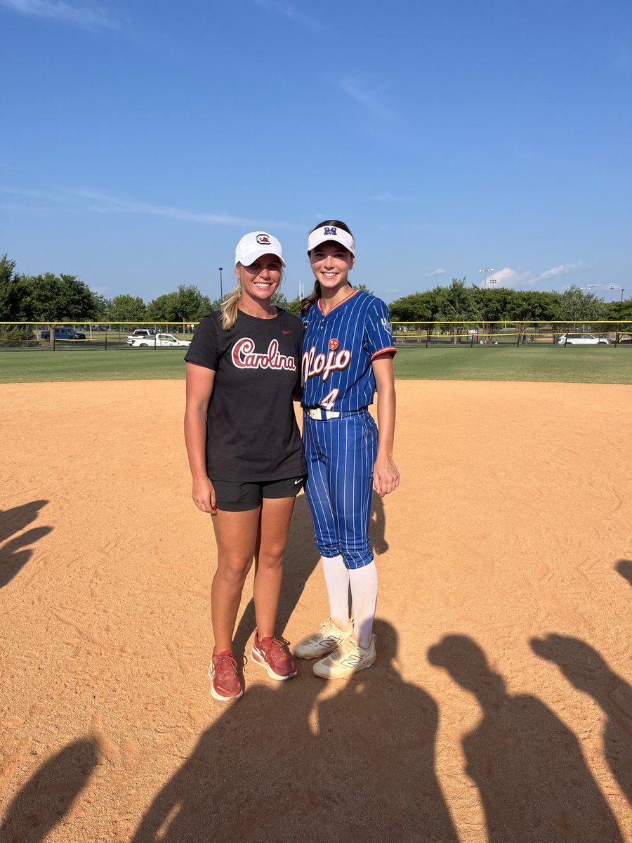 ZoeHoward04's tweet photo. Camp on July 1 in Spartanburg Tyger River. Got to work with some current D1 players and coaches to improve my skills! Big thank you to my teammates and coaches for supporting me!👊 https://t.co/Fln2mcwxdP