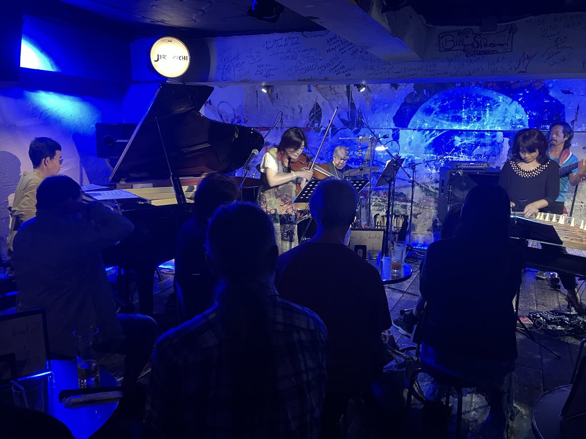 nininbayashi's tweet photo. 高円寺ジロキチへ。
とんでもなく豪華なメンバーでした。
とんでもないライブを見たぞーーー！！！ https://t.co/NKQjxVygIh