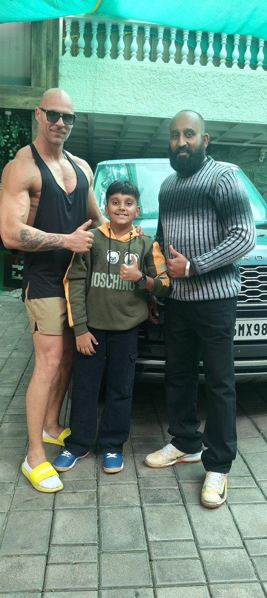 SudhiSudeep1's tweet photo. My BOSS Deepanna 🫶 🙏with ಅಕ್ಕ 😍🤗 ನೀತಿಯೊಂದೆ ನಿನ್ನ ವಸ್ತ್ರ ಪ್ರೀತಿಯೊಂದೆ ನಿನ್ನ ಮಂತ್ರ ನಿನ್ನ ಸಹನೆ ಸ್ವಾಭಿಮಾನ ಅಪರೂಪವೇ🖤🙌🏻
ಮಾಣಿಕ್ಯ👑 Kichcha Sudeep 🖤🙏🏻
Man Of Millions Heart 💓🫶
👑King @kichchasudeepa BOSS 😎🦁🔥 #KICHCHAFOREVER 💪
#BRBFilm #BBK13 https://t.co/0MC1OWn8KL