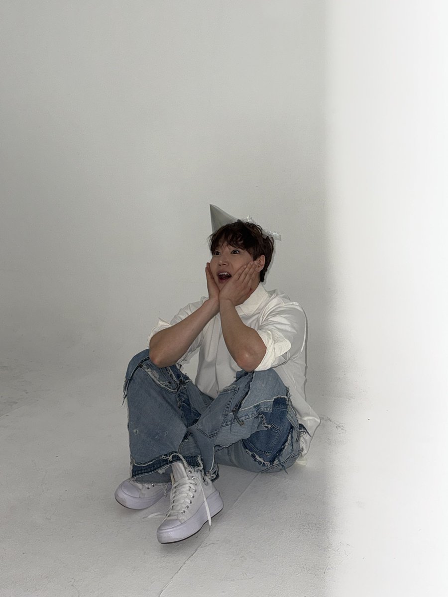 woosikcodev's tweet photo. 世界で1番優しい王子さま
ルイ先輩お誕生日おめでとうございます🎉🎂
これからもメンバーの皆とナビの皆と
幸せに過ごしてほしいです✨ルイ先輩サランへ
#MIDNIGHTDRIVE #RUI #FRAGMENT https://t.co/yMqpd8eory