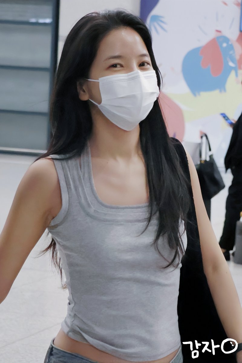 gamja619's tweet photo. 260706 Mamamoo ICN Arrival

다들 고생했어🫶

#마마무 #솔라 #문별 #휘인 #화사 #mamamoo #solar #moonbyul #wheein #hwasa https://t.co/TcgC1TCZTs