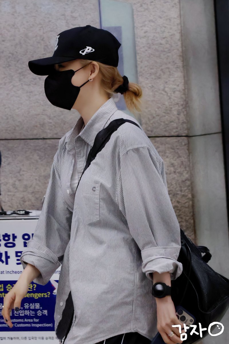 gamja619's tweet photo. 260706 Mamamoo ICN Arrival

다들 고생했어🫶

#마마무 #솔라 #문별 #휘인 #화사 #mamamoo #solar #moonbyul #wheein #hwasa https://t.co/TcgC1TCZTs
