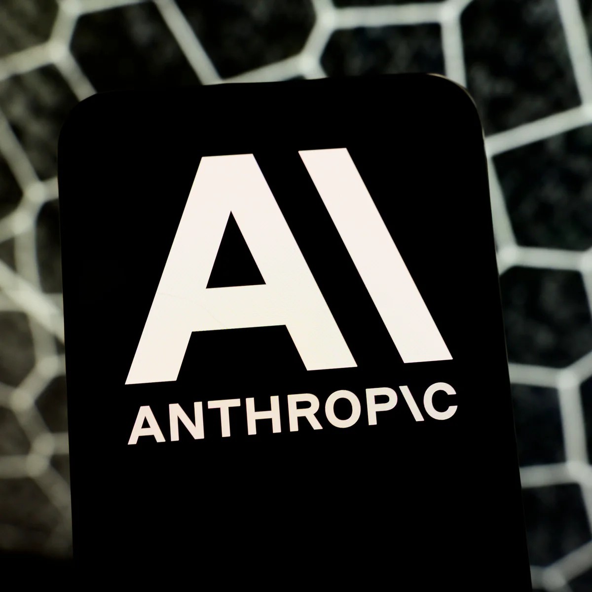 CryptooIndia's tweet photo. JUST IN: Bitcoin miner TeraWulf signs 20-year AI data center lease with Anthropic expected to generate $19 billion in revenue. https://t.co/MeQQTJ4tzB