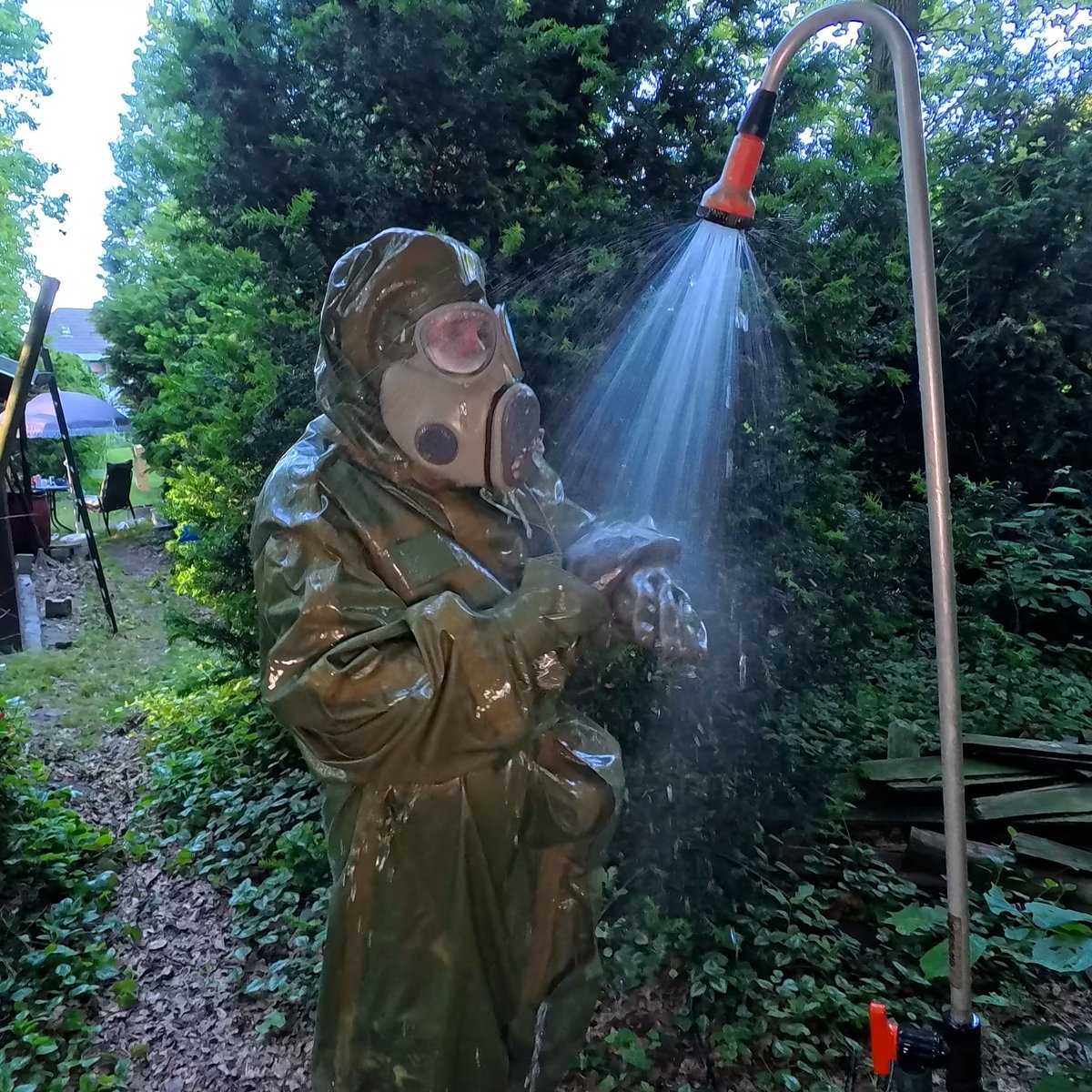 funingear's tweet photo. Got pepper sprayed in OPCH hazmat suit wearing a M10 gas mask. Felt well protected and came twice. See video on thisvid, https://t.co/hbOH9pMWd3 https://t.co/5cte2QAo61