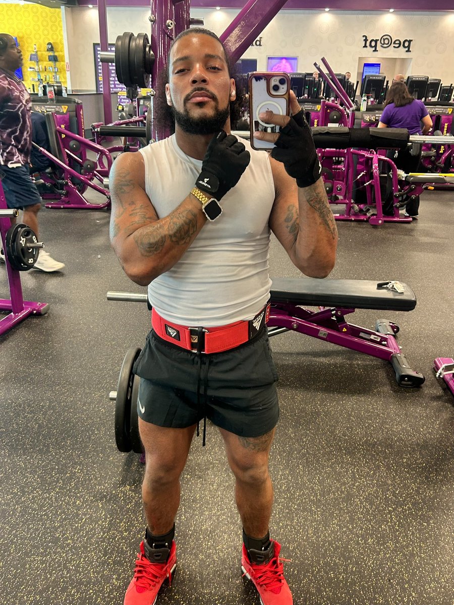 BigFace3055's tweet photo. You look too good for a mf to be unsure bout you,
remember that.
#TGFAD 🙌🏽
#LLMom 🪽 https://t.co/VKmLf8TM4V