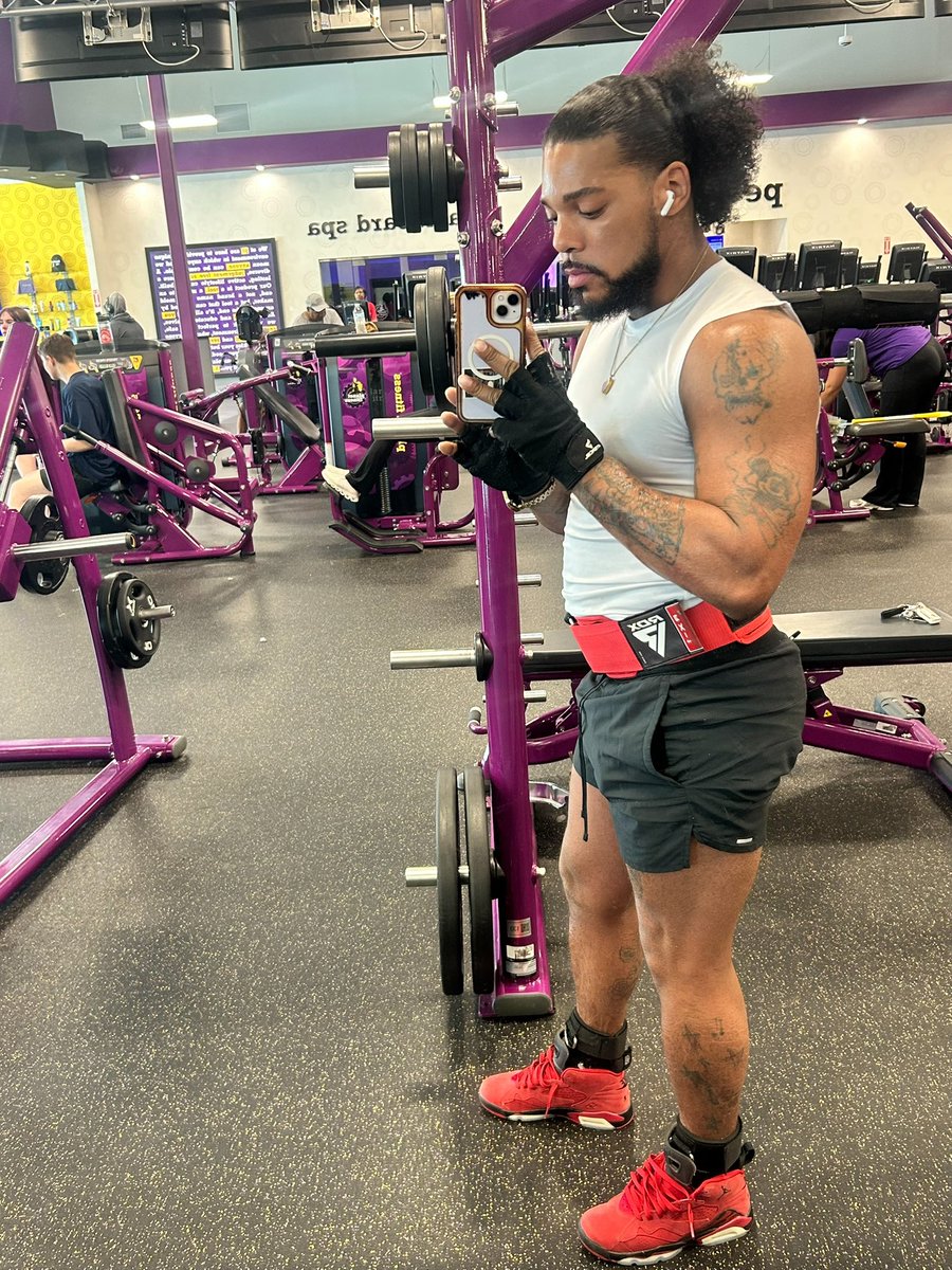 BigFace3055's tweet photo. You look too good for a mf to be unsure bout you,
remember that.
#TGFAD 🙌🏽
#LLMom 🪽 https://t.co/VKmLf8TM4V