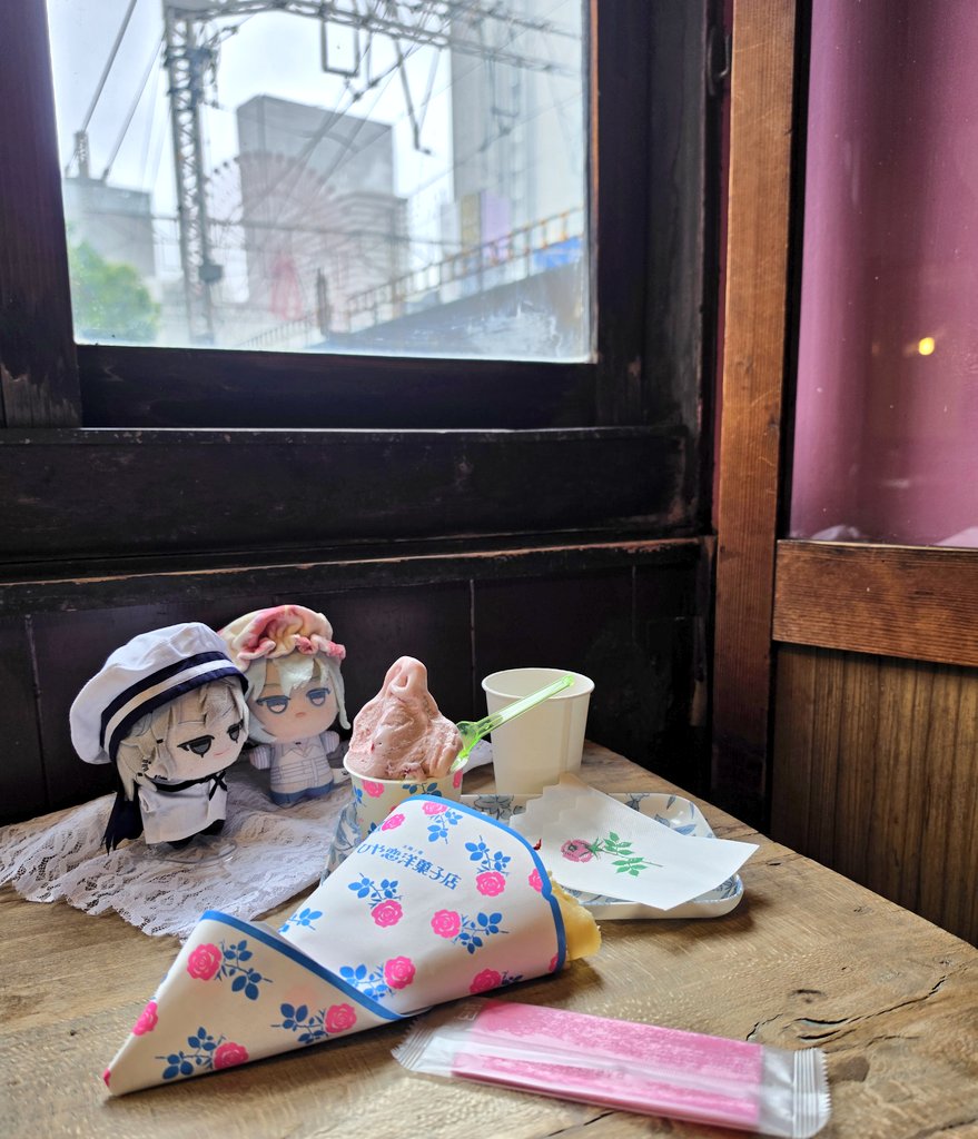 plum_0202's tweet photo. 『ひや恋洋菓子店』さんのプレオープンに参加してきました✨クレープもジェラートも美味しかったし、何より内装とデザインが可愛すぎました✨🌹 https://t.co/kTD7RTzMdz