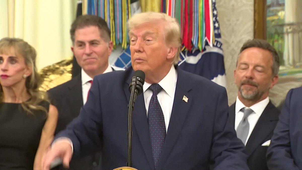 sukulyt's tweet photo. 🇺🇸 トランプ大統領がマイケル・セイラーからビットコイン界のリーダーの座を奪おうとしてるみたい

今後の動きに注目や https://t.co/W8lDImsEyb