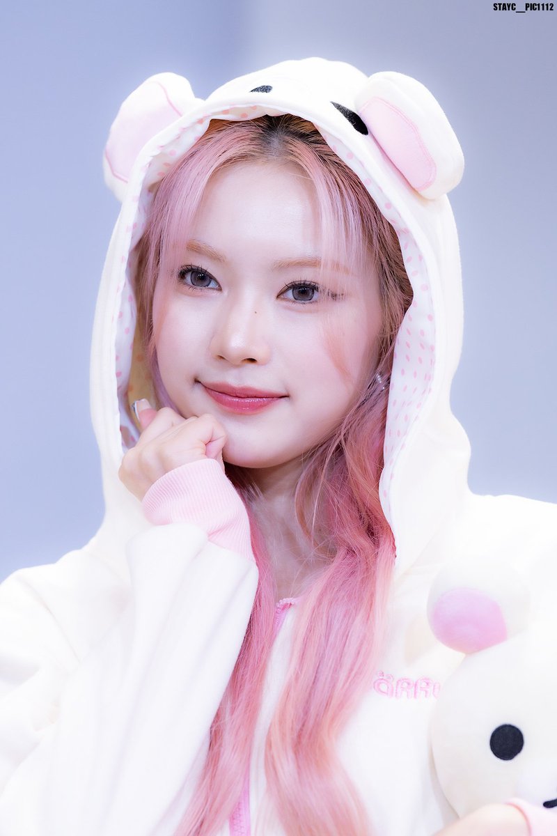 STAYC_PIC1112's tweet photo. 260704 #스테이씨 #STAYC #아이사 #isa https://t.co/OXzquM6Ftc