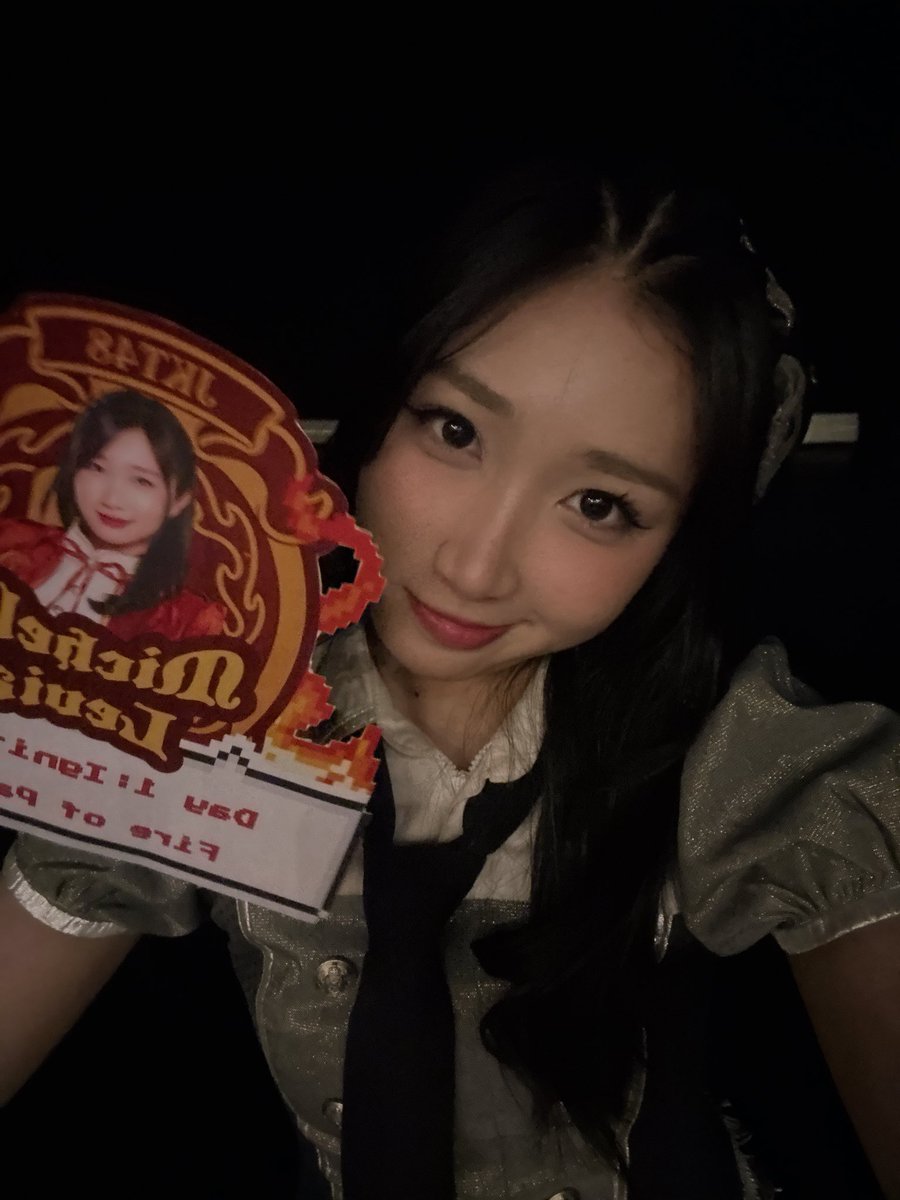 Levi_JKT48's tweet photo. THANK YOUU FOR TODAYY SURABAYAA!! DAY 1 ✅
so happy to see u guyss againnnn, besok ketemu lagi yaaa. hati hati di jalannn bai baaiii https://t.co/1OjQ9hXEjp