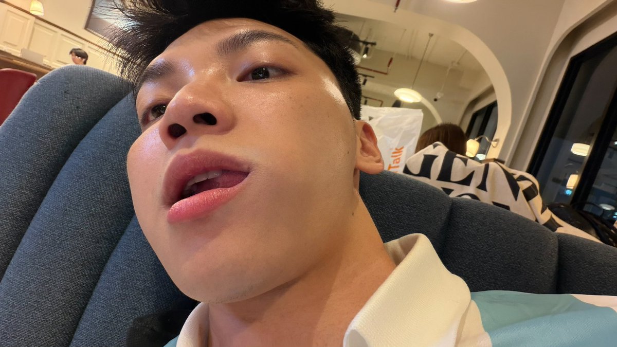 bonsennn's tweet photo. 🩵 https://t.co/KeS5AodDN9