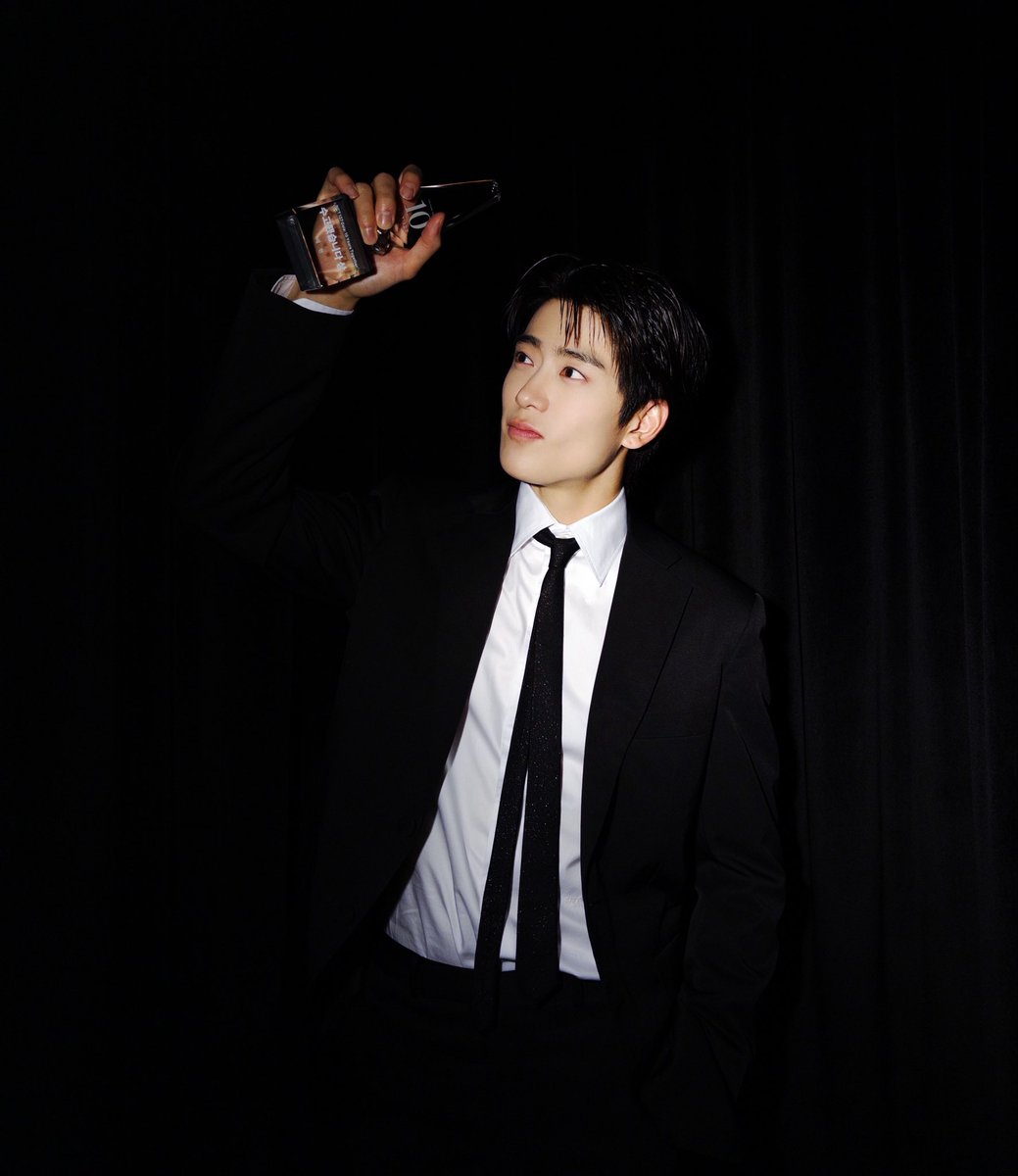 lilpwnjh's tweet photo. ไม่ไหวแล้วเว้ย ท่านหล่อมากจริงๆ แล้วเปิดหน้าผากแบบสะใจ คิดถึงแจฮยอนผมทรงนี้ https://t.co/Fc4av4CmHF