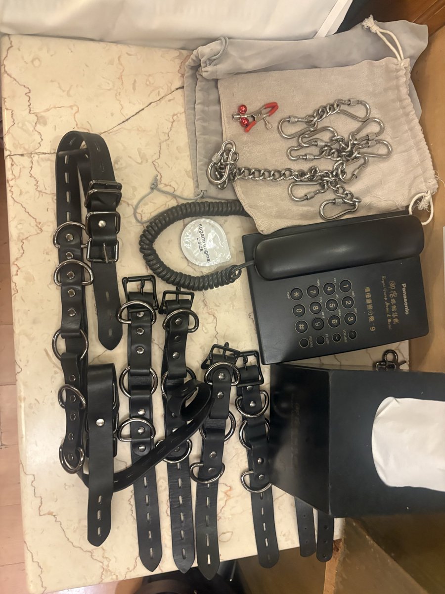 Alien_bdsm's tweet photo. 07/05實踐
1.小狗遠道而來還帶了一堆道具，深感敬佩！
2.平常太習慣自己睡覺，抱睡直接大失眠，看來需要多練習（？
3.玩強制高潮還是偏好徒手，有種赤手空拳打贏老虎的感覺，以後綽號改叫臺南武松XD
4.再次深刻的感受到BDSM建立在信任與安全感之上，感謝願意身心靈都託付給我的人🙏 https://t.co/9AnhnpUKbz
