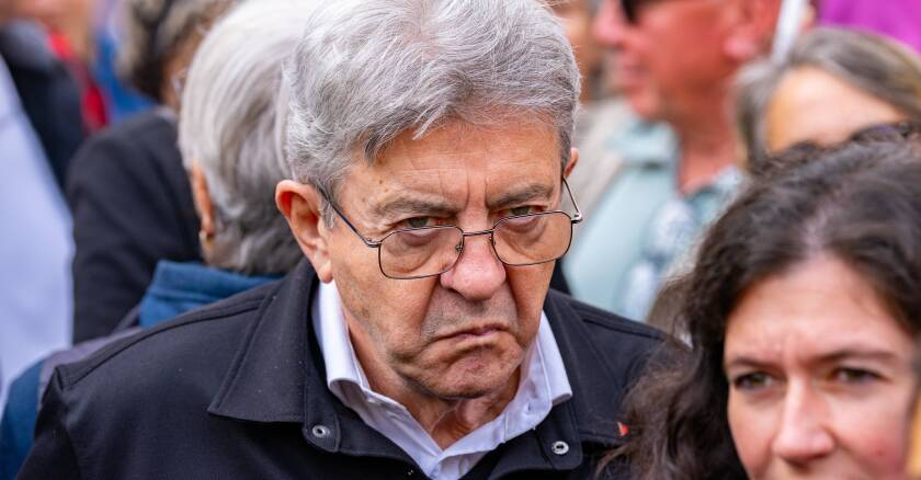 SoeurFoune's tweet photo. Cela fait plus de 48 heures que Jean-Luc Mélenchon n'a pas réclamé la pendaison d'un journaliste juif. Je suis inquiète, vraiment ! https://t.co/g9mfk8Viz9