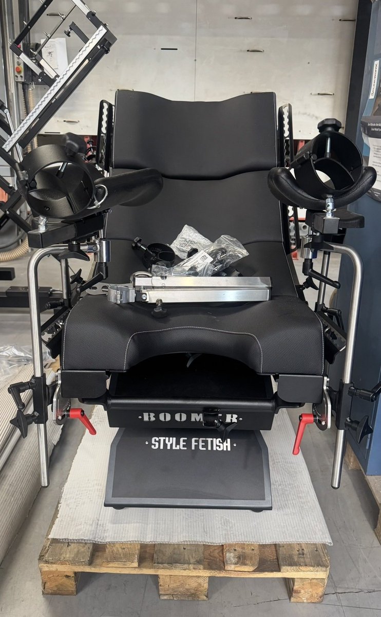 StyleFetish_'s tweet photo. 🚀 The next Super Boomer is ready!
Freshly built and ready for great action – this one goes to Norway today! 🇳🇴
Have fun with it and intense sessions! 😈

https://t.co/ypsNyCof1X

#StyleFetish #Boomer #KinkGear #HandmadeInGermany https://t.co/qTADaEgude