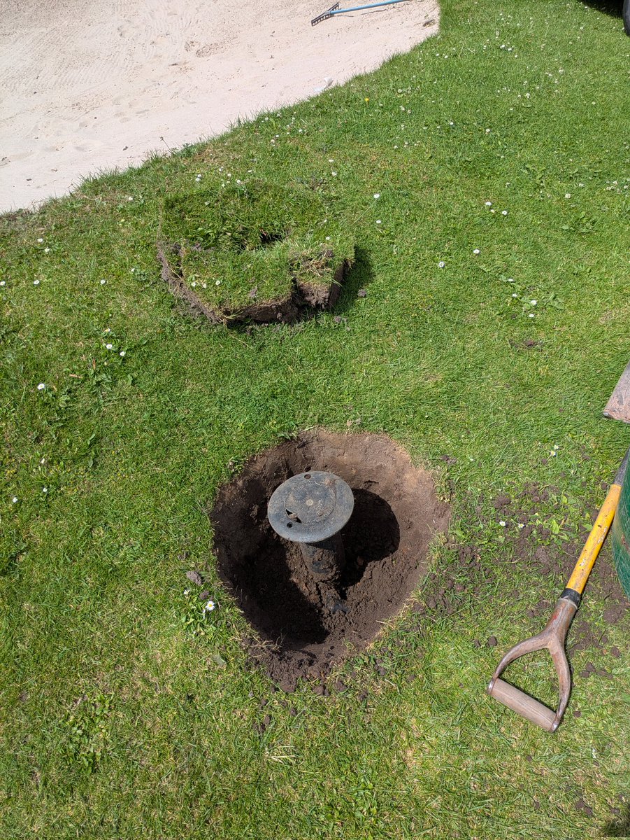 Tee2GreenWick's tweet photo. Dry weather on the way. Getting our old Toro irrigation heads out and replacing them with brilliant Hunter heads! Great day 💦⛳ #golf #Greenkeeping https://t.co/VtzJSpSz4v