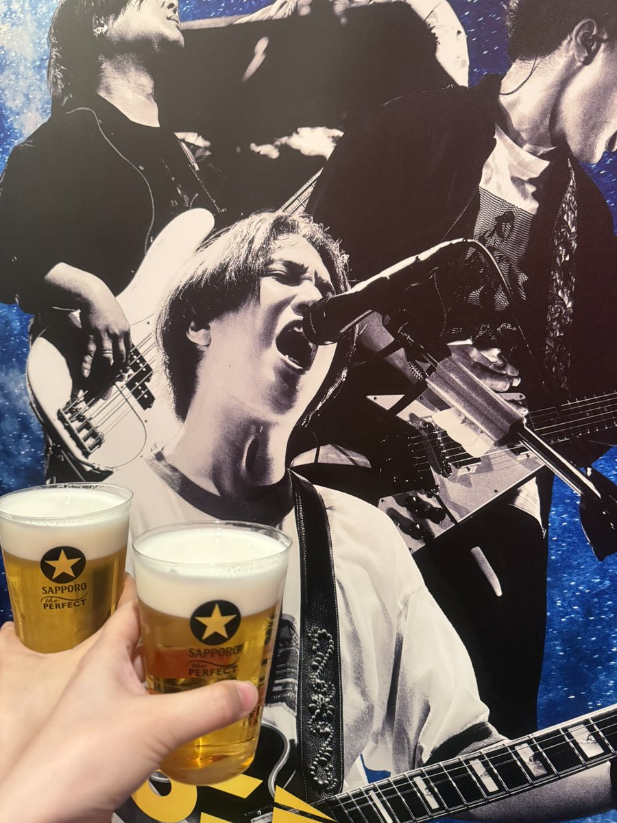 diamant0709's tweet photo. ［Alexandros］とマカロニえんぴつの対バン！サッポロ黒ラベルのイベントでたくさん飲んで音浴びて最高でした🍺さて、この後4時起きです。 https://t.co/FIy1flRHIE