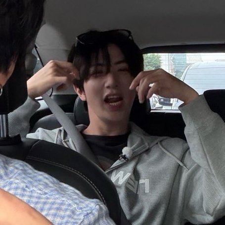 ham1chick's tweet photo. 세상에서 젤 귀어운 먼지 https://t.co/YXC04vyhUa