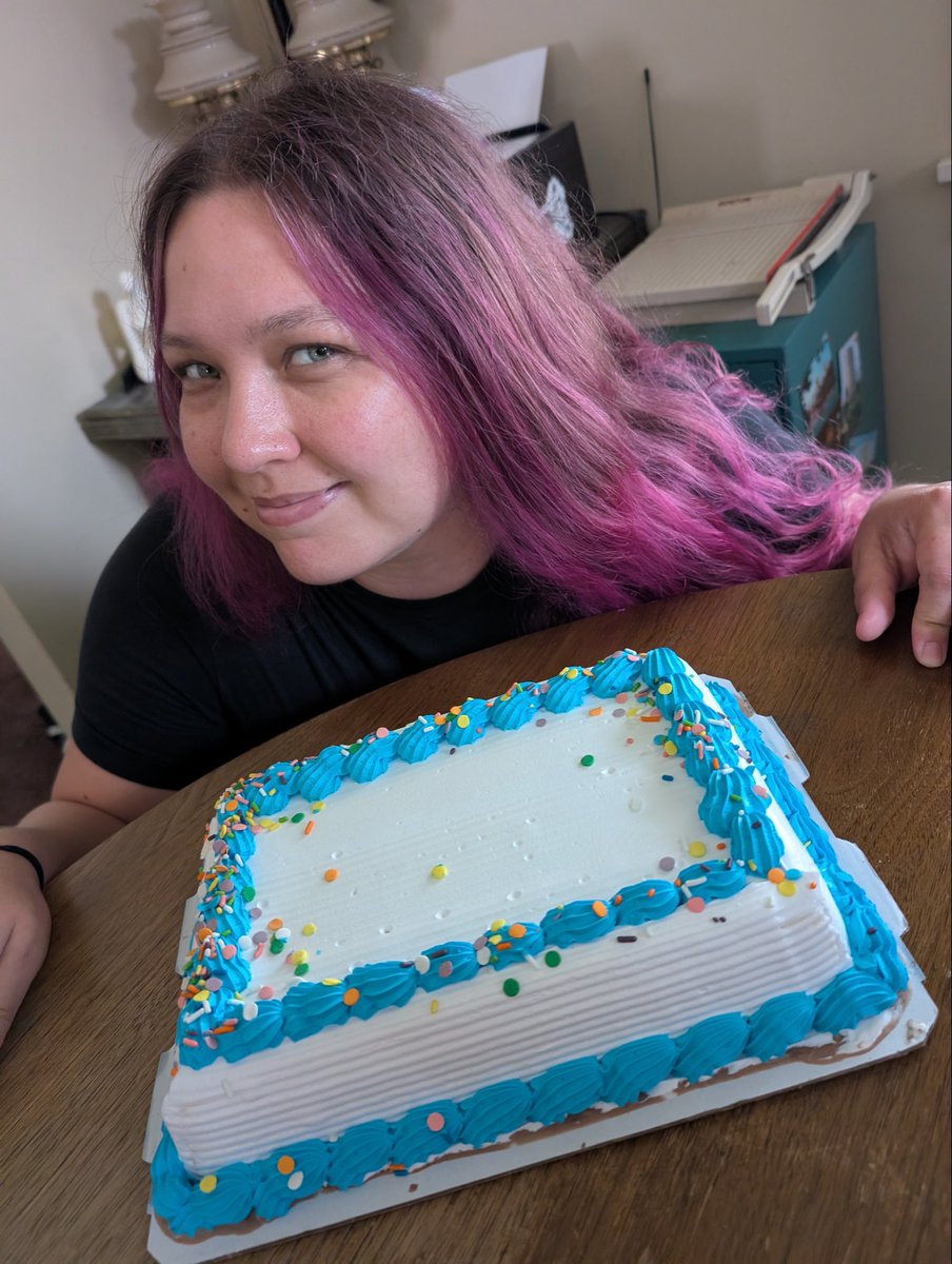 Laura Pumpkenzie tweet media