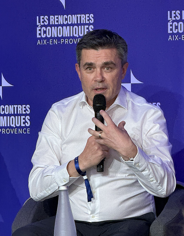 Avril's tweet photo. Aux Rencontres Economiques d’Aix, Paul-Yves L’Anthoën, Directeur général d’Avril, a participé à la table ronde « Agro-industrie : la sécurité alimentaire est-elle atteignable ? » aux côtés de Thierry Blandinière (InVivo), Guillaume Le Cunff (Nestlé Europe) et Kako Nubukpo (CIRAD et Université de Lomé)
Au cœur des échanges : un enjeu majeur pour l'avenir de notre alimentation. Comment produire mieux, nourrir durablement, et préserver une industrie agroalimentaire française exigeante et responsable ?
Son message : la France dispose d'atouts solides, mais nous devons rester lucides sur les défis à venir : compétitivité de nos filières, qualité des importations, attentes des consommateurs, et capacite à produire durablement sur notre territoire.
Le replay de l'intervention est disponible ici : https://t.co/KPabLtfL9V
#RE2026 #Alimentation #Souverainete #Agroalimentaire #Agriculture #Industrie
