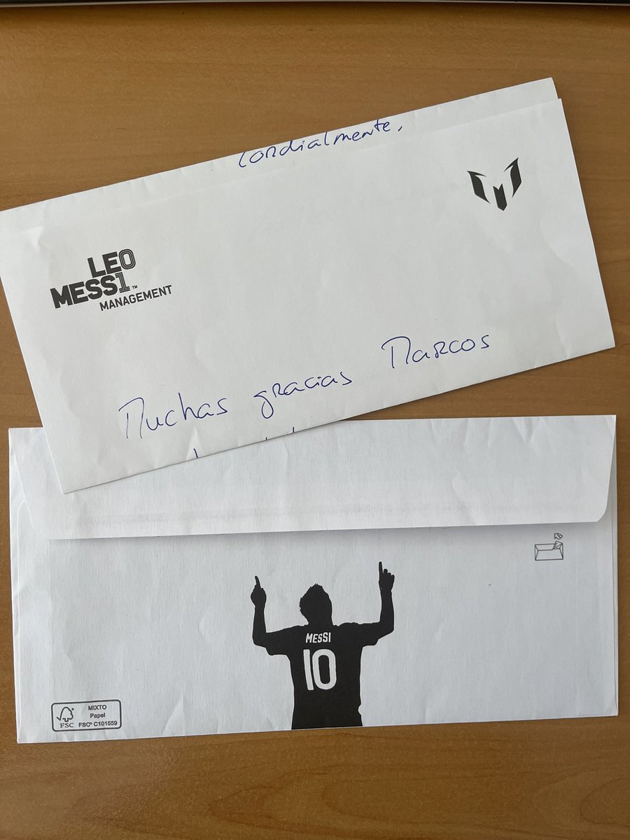 marcosreina's tweet photo. En julio de 2015, después de que la Argentina de Messi perdiera la final de la Copa América contra Chile, ante las críticas que recibía desde su propio país, acusándole de “pechofrío”, me dio por subir un video a YouTube explicando por qué la culpa no había sido de Messi. 1/4 https://t.co/4LRpsdJDrv