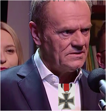 ColaBreugnon's tweet photo. Poprzednio likwidował Polską Armię.
Teraz kontynuuje "dzieło" pozbywając się super broni i pozorując "zbrojenia" niemieckim #SAFE
Z ochrony zdrowia zrobił przychodnię zakładową dla swojej faszystowskiej mafii. Rujnuje budżet i sabotuje państwo zadłużeniem. Polacy siedzą w domach https://t.co/df5Y4GhoWg
