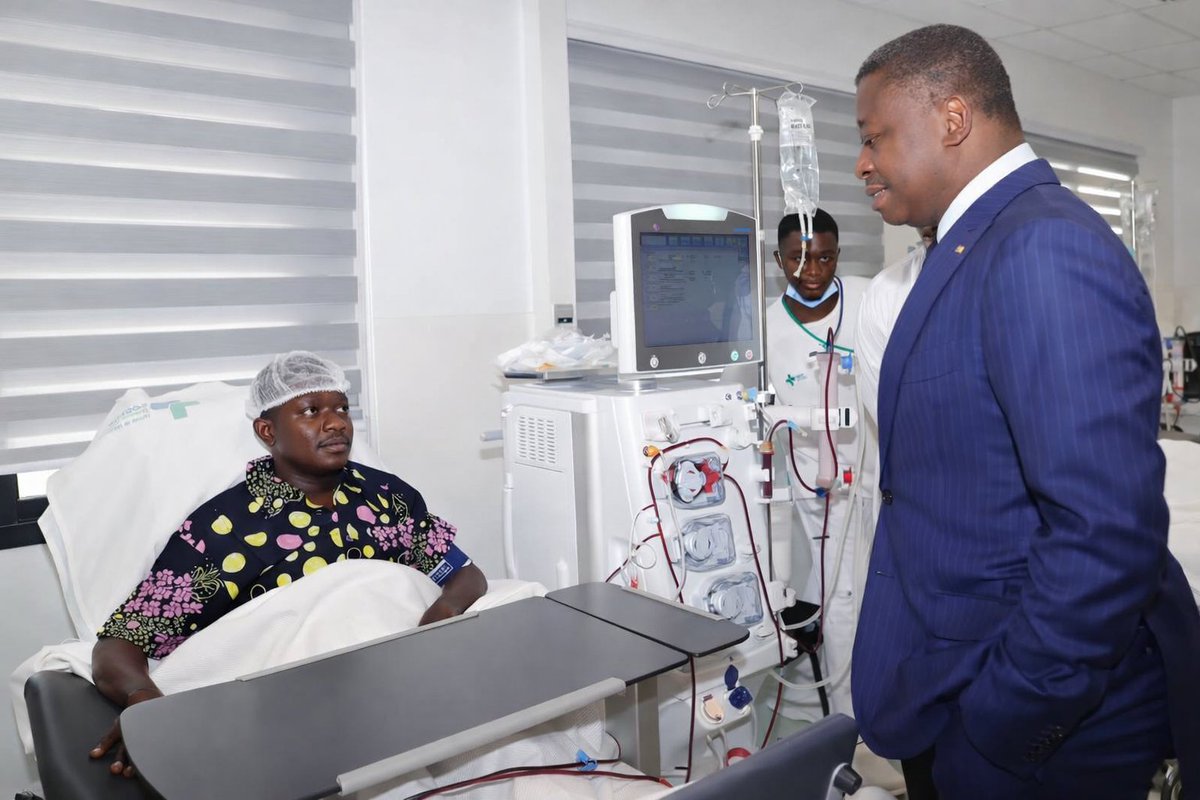 SandraA5120's tweet photo. #FaureGnassingbé , un président proche de son peuple.
Il écoute, il agit, il mobilise.
Entre diplomatie internationale et proximité humaine, il incarne un leadership équilibré pour le Togo. 

#Togo #Leadership #Diplomatie https://t.co/ukVsi85vV8