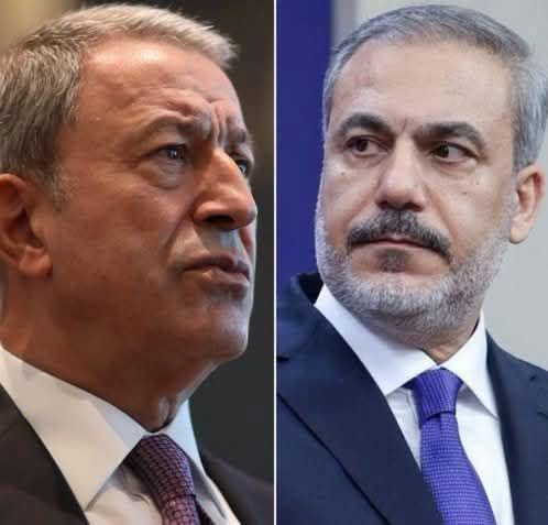 Dede38__'s tweet photo. Eski Bakan Hüseyin Çelik’ten 15 Temmuz Çıkışı: "Görünmeyen Yüzünün Bilinmesi İstenmiyor!" 💥🖋️📌👀
Eski Milli Eğitim Bakanı Hüseyin Çelik, katıldığı programda bu kez 15 Temmuz darbe girişimi ve sonrasındaki sürece dair çok konuşulacak, ezber bozan açıklamalarda bulundu.
Sürecin karanlık noktalarına dikkat çeken Çelik, şu soruları ve iddiaları ortaya attı:
"15 Temmuz benim açımdan kapanmış, tüm soruları yanıtlanmış bir dönem değildir. Bu işin iki önemli muhatabı vardı. Biri dönemin Genelkurmay Başkanı Hulusi Akar, biri dönemin MİT Başkanı Hakan Fidan. Bu insanlar niye gelip ifade vermediler? 165 tane general atıldı. Bunlar hepsi FETÖ'cü falan değildi herhalde değil mi? Görünen yüzü var, bir de görünmeyen yüzü var. Demek ki bu görünmeyen yüzünün bilinmesi istenmiyor. Bu kadar basit."
Eski Bakan Hüseyin Çelik’ten 15 Temmuz Çıkışı: "Görünmeyen Yüzünün Bilinmesi İstenmiyor!" 💥🔥🗣️👀