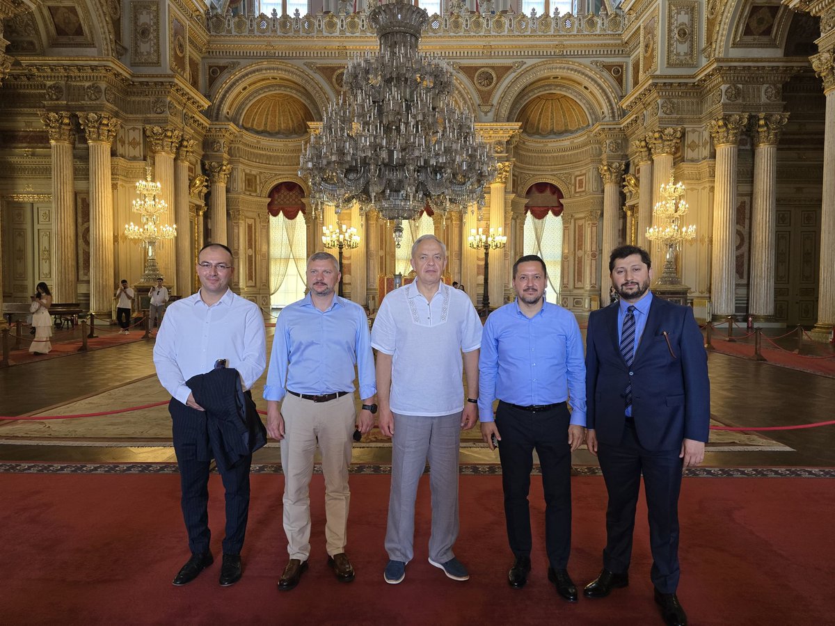avSelmanEser's tweet photo. Belarus Cumhuriyeti Meclis Başkanı Sayın Igor Sergeenko'yu kadim şehir İstanbul'da misafir ettik.
Türkiye ile Belarus arasındaki dostane ilişkilerin ve parlamentolar arası iş birliğinin daha da güçlenmesine katkı sağlayacak verimli bir görüşme gerçekleştirdik. https://t.co/39GO7x0q0K