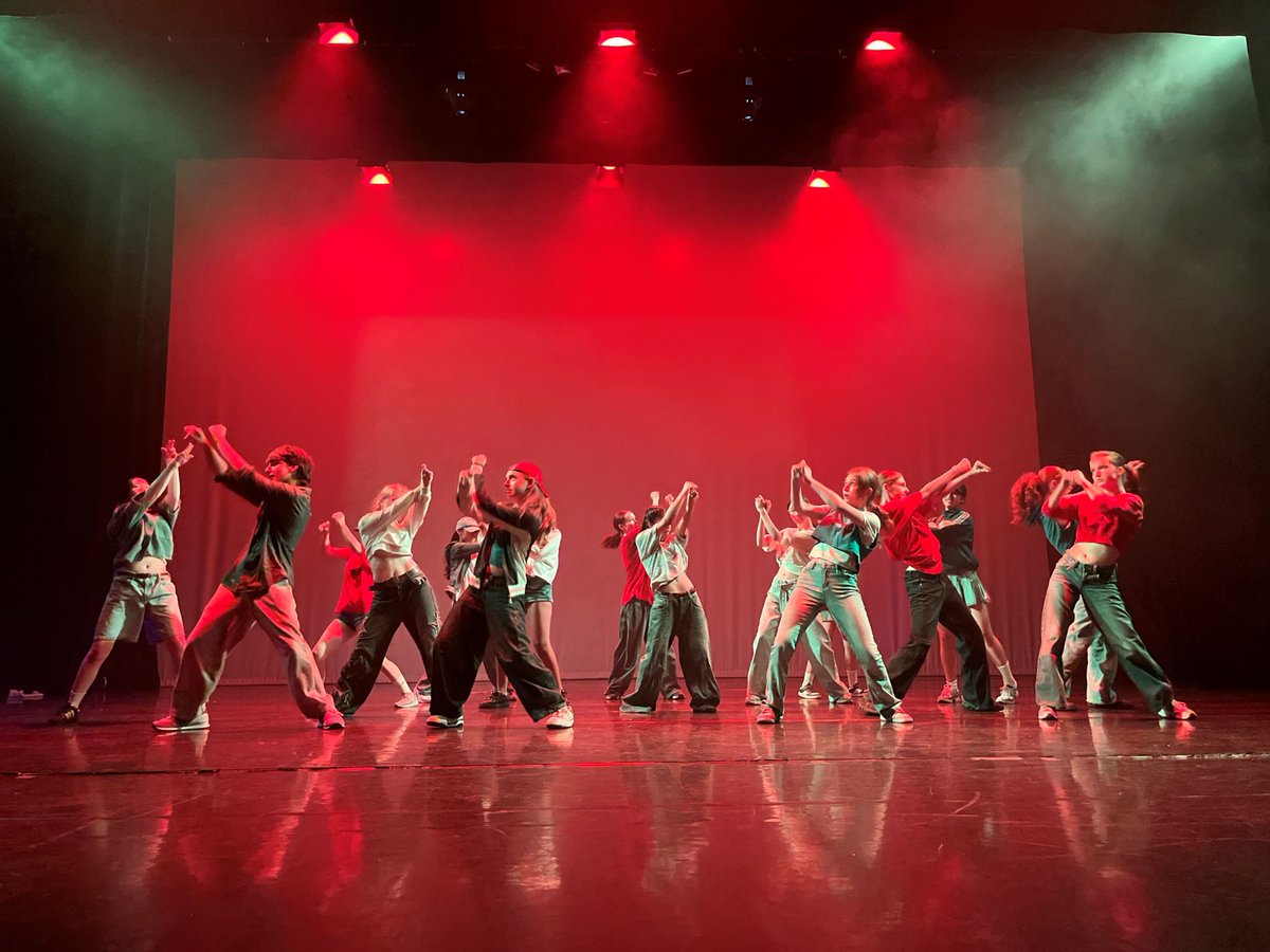 highgate1565's tweet photo. @highgatespex1565 End of Year Dance Production saw over 50 pupils from Y7–12 take to the stage, showcasing the creativity, passion and commitment behind a year of hard work. From rehearsals to curtain call, pupils embraced new challenges with confidence, energy and expression. https://t.co/fZsWox4U8G