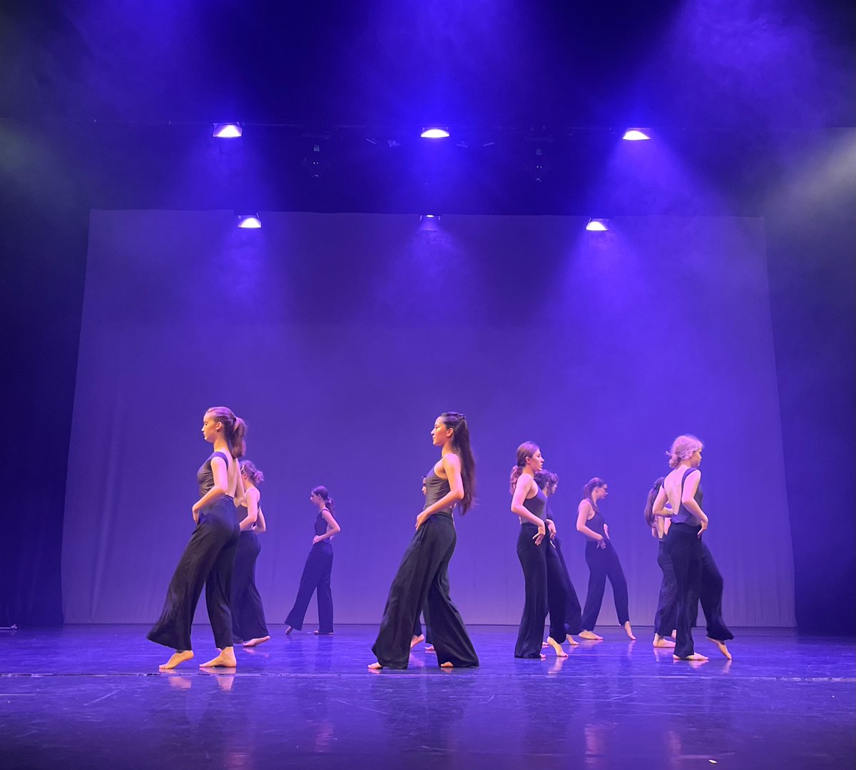 highgate1565's tweet photo. @highgatespex1565 End of Year Dance Production saw over 50 pupils from Y7–12 take to the stage, showcasing the creativity, passion and commitment behind a year of hard work. From rehearsals to curtain call, pupils embraced new challenges with confidence, energy and expression. https://t.co/fZsWox4U8G
