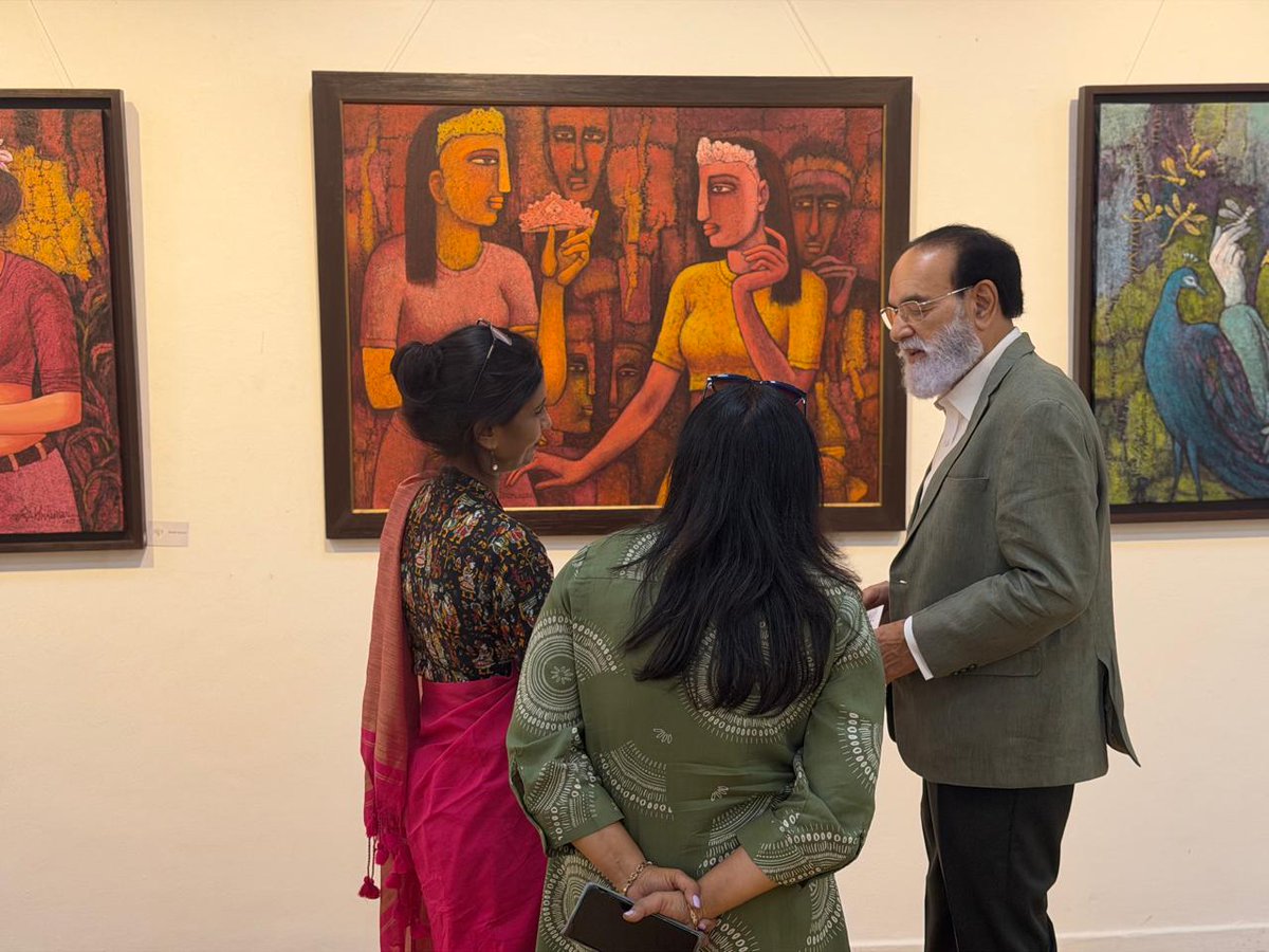 NavinNkja's tweet photo. SOME SEEK SHADE, SOME SEEK WATER, ( DELHI’S UNBEARABLE HEAT) - 
I SEEK SERENITY, I SEEK TRANQUILITY- I FIND MY ELIXIR OF LIFE IN AN 
ART GALLERY. 

PAINSGIVING: MR. ADARSH MANDAL, MR. RUDRAKSH SINGH &amp; OF COURSE THE NON-PLAYING CAPTAIN MR. APRAMEYA JAISWAL.

#law #legal #art https://t.co/QLlaI78Imu