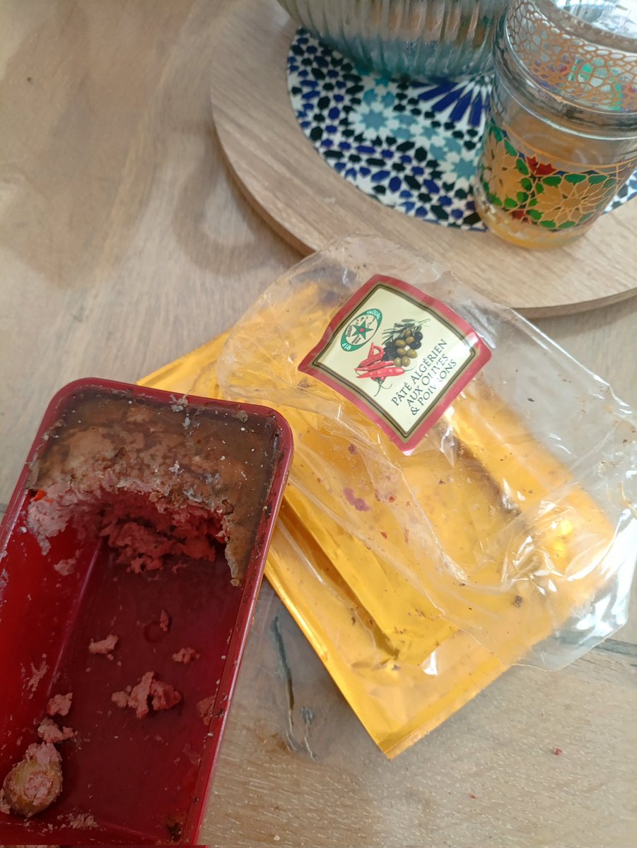 killersab3a's tweet photo. C tellement de la FRAPPE ce truc MMMMMMMMMMMMM pardon pr la photo lassdeg mais wAllah c'est trop bon achetez y o boucher vous m'en remercierez https://t.co/3K8PUPG3o4