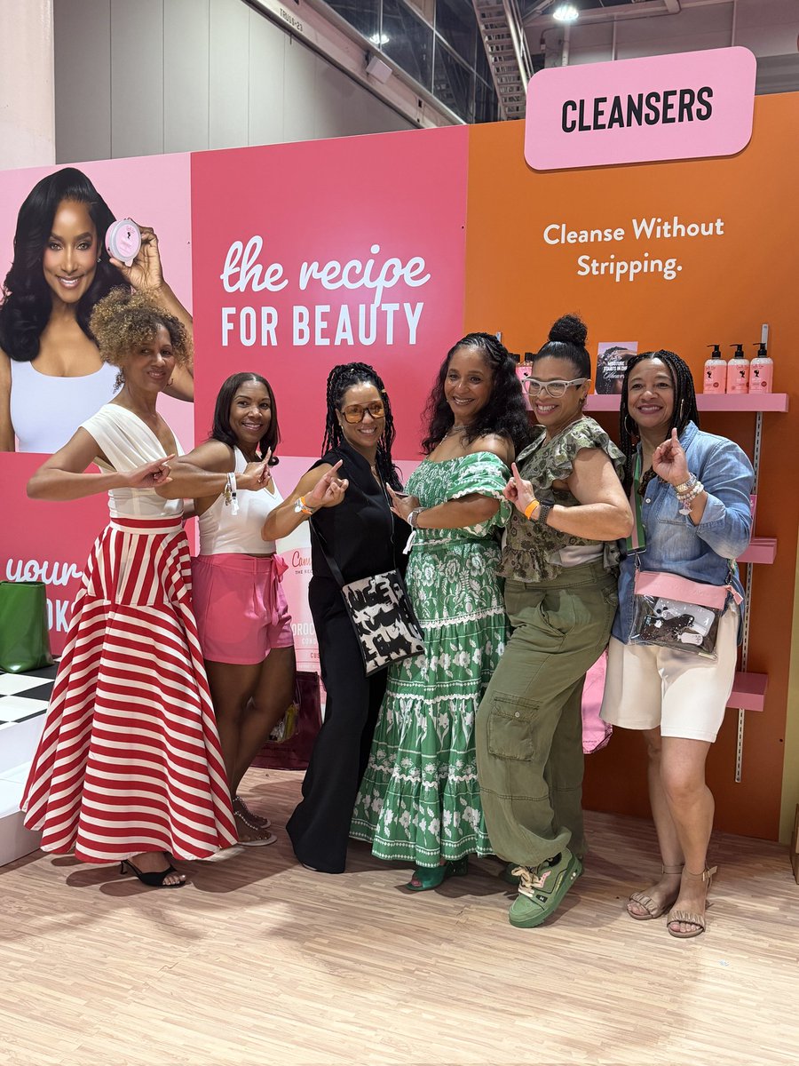 daph1908's tweet photo. The way I have enjoyed Essence the last few years is by going to empowerment luncheons and enjoying time with fam and friends. I may resume the night time activities one day! LOL #Maybe #WeWillSee #WorkedOutTwice https://t.co/kH2PDOG5sF