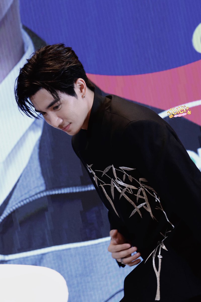 cicipporppe's tweet photo. 好绅士的样子啊
PERTH HEATER HEART
#PerthFanSigninChina
#PerthTanapon #KDPPE https://t.co/SigTkpEw1I