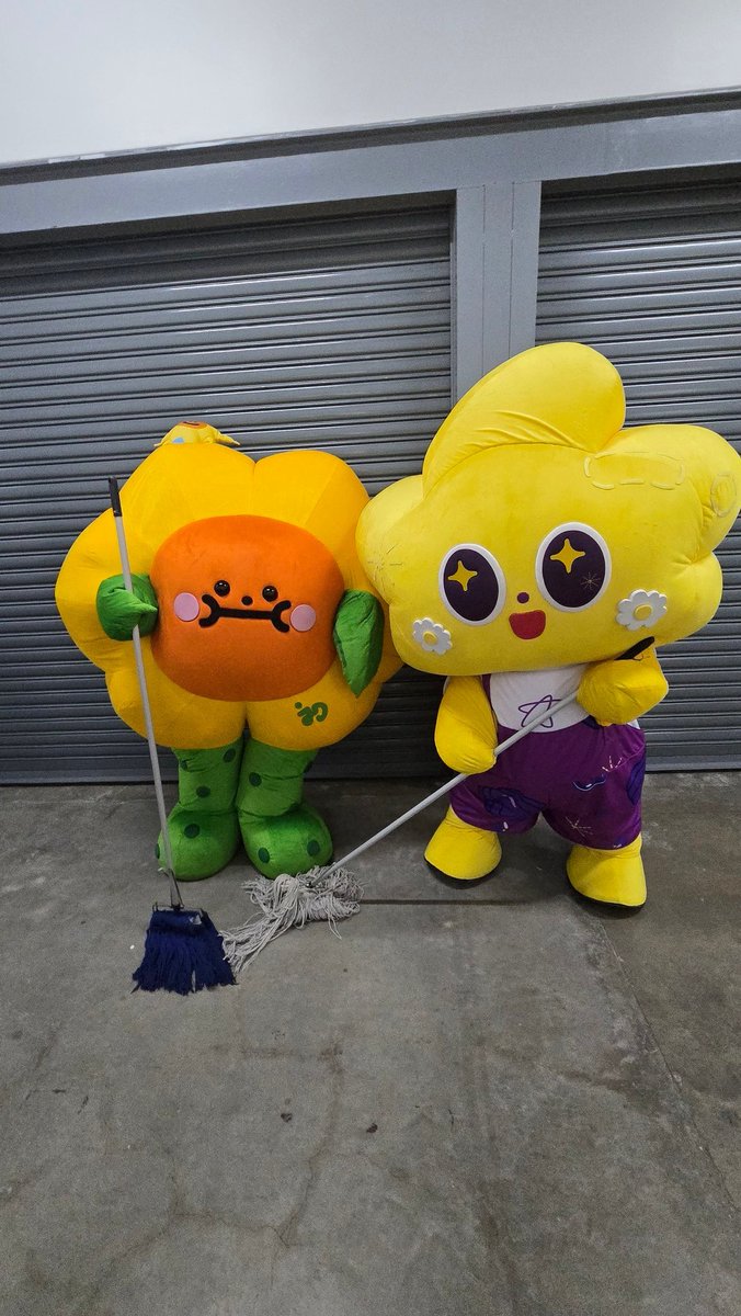 yellowglikesu's tweet photo. นอกจากได้ไปเติมพี่ดาราแล้ว อีกอย่างที่อยากเห็นคือเพื่อนรักเวรวานจันออกงานด้วยกัน เหลืองๆ อ้วมๆ ตาแป๋วคู่🤏🥺💛🌟✨️💫🐣🐤🌼🌻🍋🌽⭐ https://t.co/Nk9eyOQ4ic